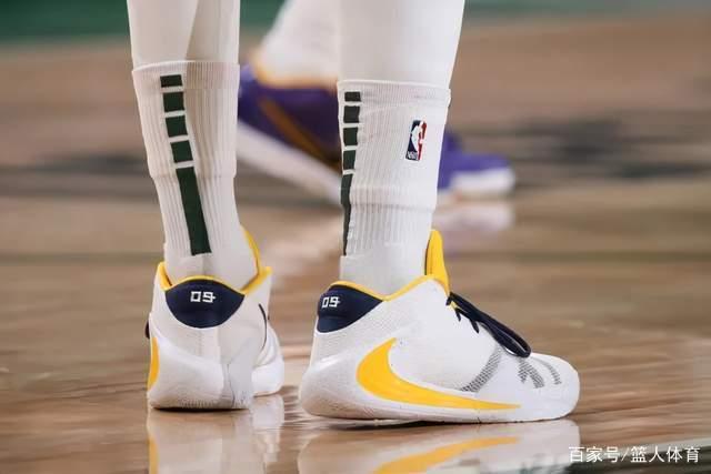 林书豪：P+身体对抗很强 和CBA强弱还不好评价