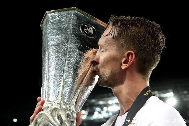 雄鹿爆冷负残阵灰熊 森林狼大胜开拓者4连胜